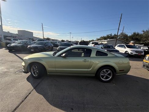 Used 2005 Ford Mustang GT image 8