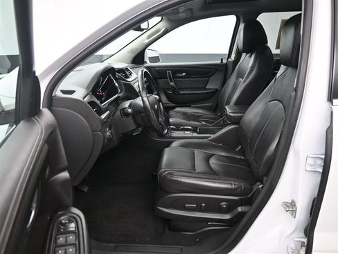 Used 2017 Chevrolet Traverse LT image 11