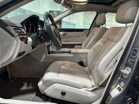 Used 2014 Mercedes-Benz E 550 4MATIC Sedan w/ Premium 1 Package image 43