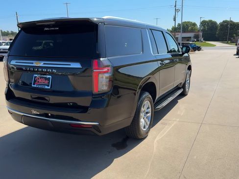Used 2024 Chevrolet Suburban LT AWD/4WD image 7