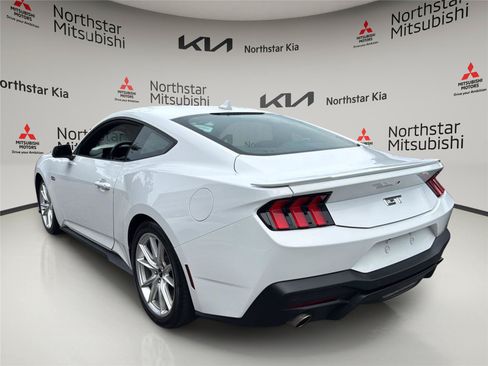 Used 2024 Ford Mustang GT Premium RWD image 3