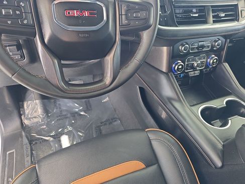 Used 2024 GMC Yukon AT4 w/ Technology Package AWD/4WD image 11