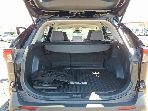 Certified 2022 Toyota RAV4 XLE w/ XLE Grade Weather Package image 27