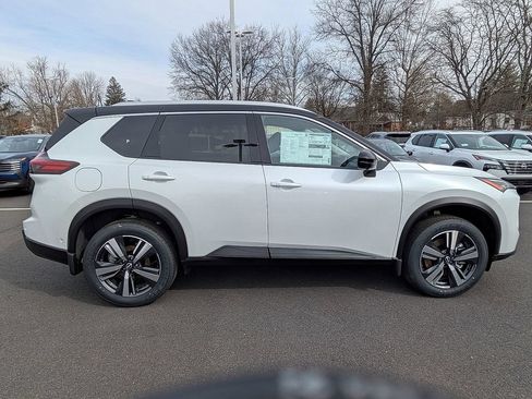New 2025 Nissan Rogue SL w/ Tech Package AWD/4WD image 8