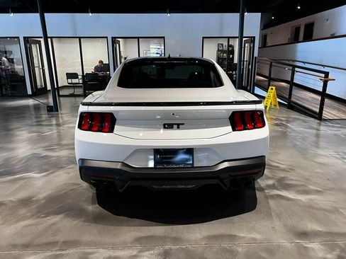 Used 2025 Ford Mustang GT Premium RWD image 4