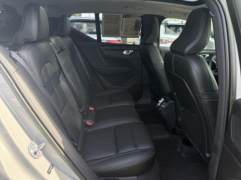 Certified 2023 Volvo XC40 B4 Plus w/ Protection Package Premier FWD image 33