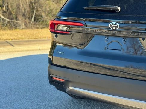 Used 2024 Toyota Grand Highlander Platinum image 14