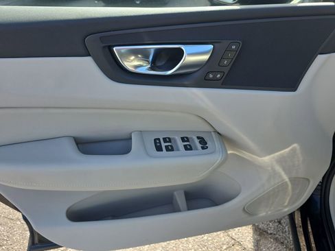 Used 2025 Volvo XC60 T8 Plus w/ Protection Package Premier image 19