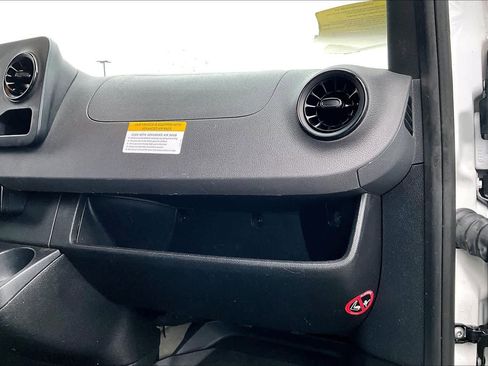 Used 2023 Mercedes-Benz Sprinter 2500 image 18