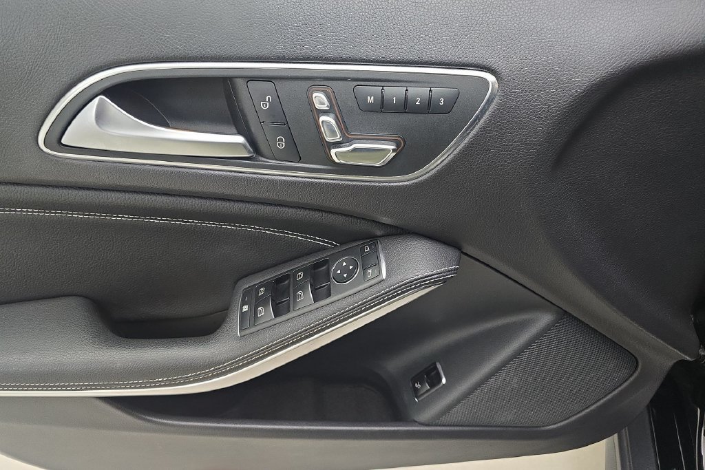 Used 2019 Mercedes-Benz GLA 250 4MATIC image 14