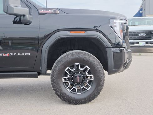 Used 2024 GMC Sierra 2500 AT4X image 25