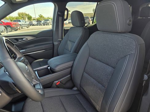 New 2025 Chevrolet Traverse LT w/ Enhanced Driving Package image 21