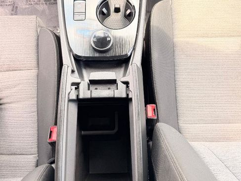 Used 2023 Nissan Rogue SV AWD/4WD image 14
