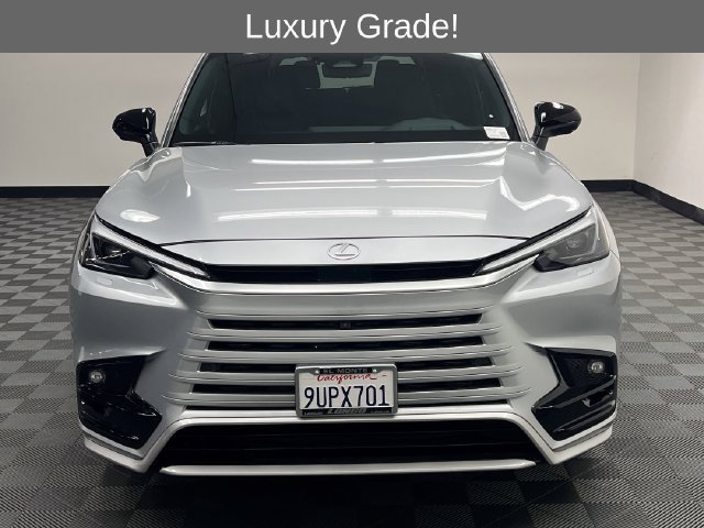 Certified 2025 Lexus TX 500h AWD image 3