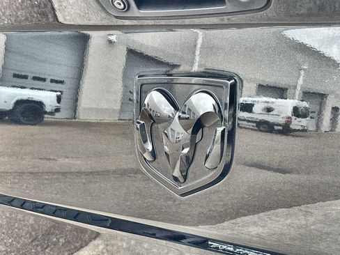Used 2018 RAM 1500 Express w/ Black Ram 1500 Express Group AWD/4WD image 17
