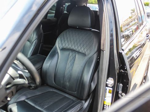 Used 2022 BMW X7 xDrive40i w/ M Sport Package AWD/4WD image 34