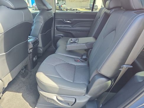 New 2025 Toyota Grand Highlander FWD image 16