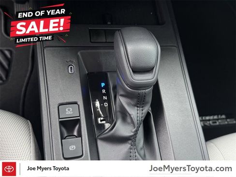 Used 2026 Toyota Corolla Cross L image 8