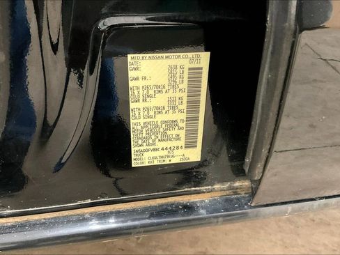 Used 2011 Nissan Frontier SV AWD/4WD image 21