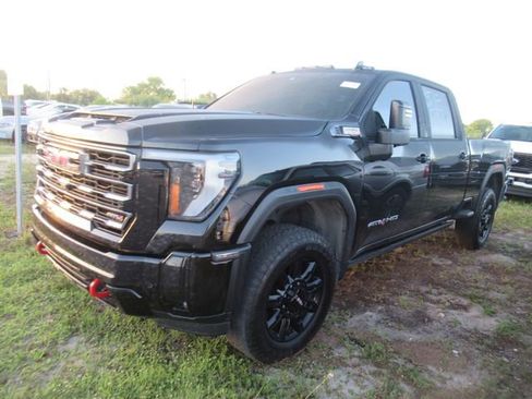 Used 2025 GMC Sierra 2500 AT4 w/ AT4 Premium Plus Package AWD/4WD image 3