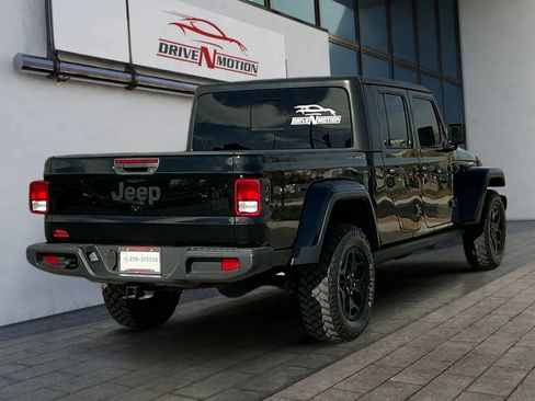 Used 2021 Jeep Gladiator Sport image 4