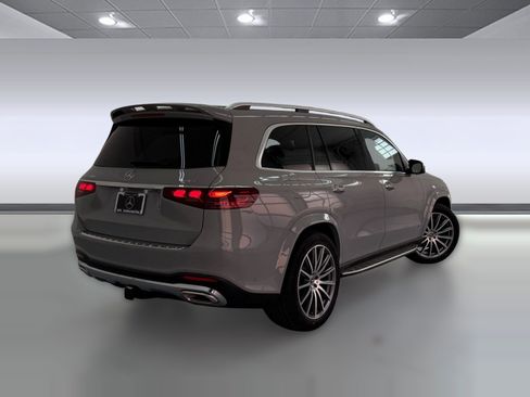 New 2026 Mercedes-Benz GLS 580 4MATIC image 8