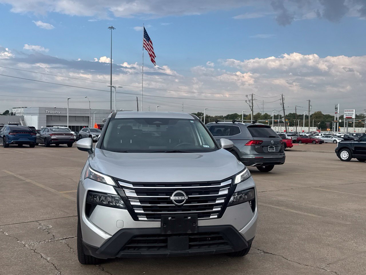 Certified 2025 Nissan Rogue SV FWD image 5