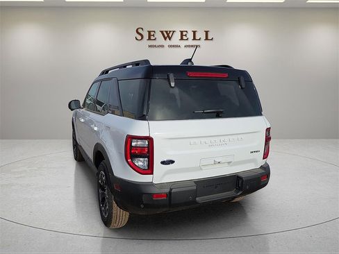 New 2025 Ford Bronco Outer Banks image 3