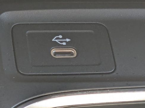 Certified 2025 Mercedes-Benz GLB 250 image 30