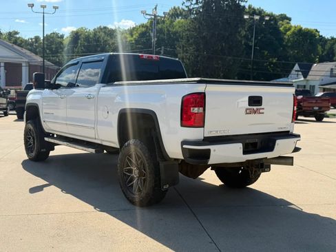 Used 2015 GMC Sierra 2500 Denali w/ Duramax Plus Package AWD/4WD image 3