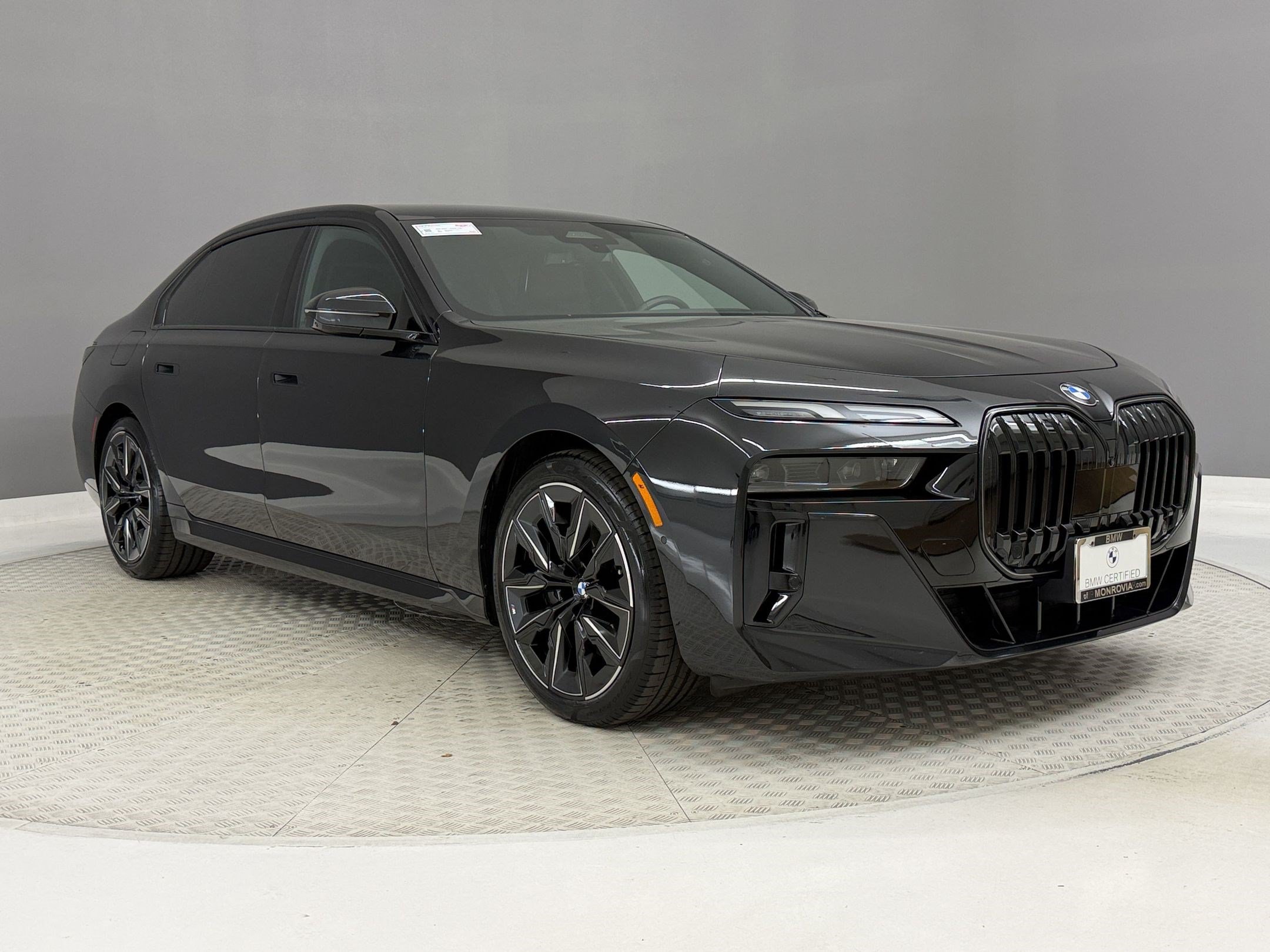 Certified 2025 BMW 740i w/ Premium Package RWD image 7