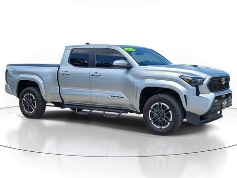 Used 2024 Toyota Tacoma TRD Sport w/ TRD Sport Upgrade Package RWD image 2