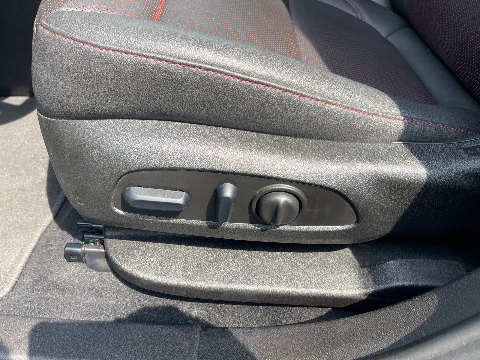Used 2025 Chevrolet Blazer RS FWD image 9
