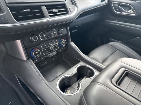 Used 2022 Chevrolet Suburban Z71 image 36