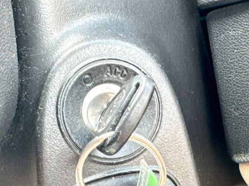 Used 2008 Chevrolet Equinox LT w/ LT Preferred Equipment Group FWD image 20