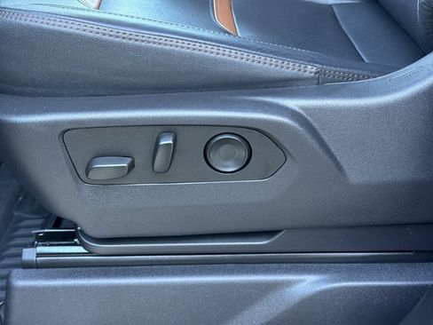 Used 2024 GMC Sierra 2500 AT4 w/ AT4 Premium Plus Package image 19