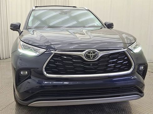 Used 2024 Toyota Highlander Platinum image 6