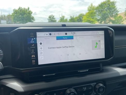 Used 2024 Jeep Wrangler Unlimited Sahara image 20