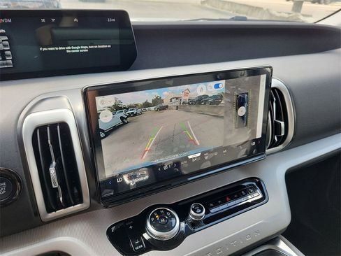 New 2025 Ford Expedition Active image 23