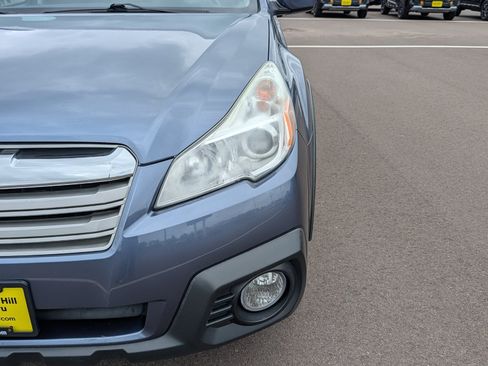 Used 2014 Subaru Outback 2.5i Premium w/ Moonroof Package AWD/4WD image 16