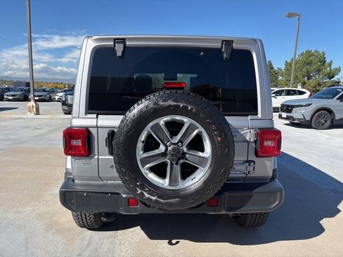 Used 2020 Jeep Wrangler Unlimited Sahara image 9