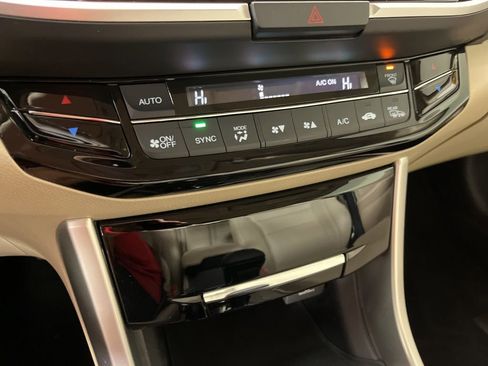 Certified 2017 Honda Accord EX-L image 31