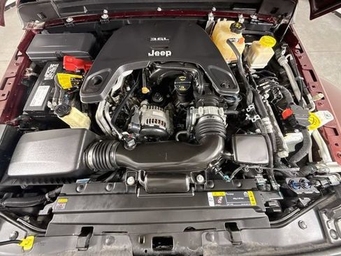 Used 2021 Jeep Gladiator Sport AWD/4WD image 29