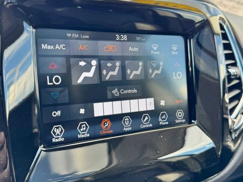 Used 2018 Jeep Compass Latitude w/ Popular Equipment Group AWD/4WD image 27