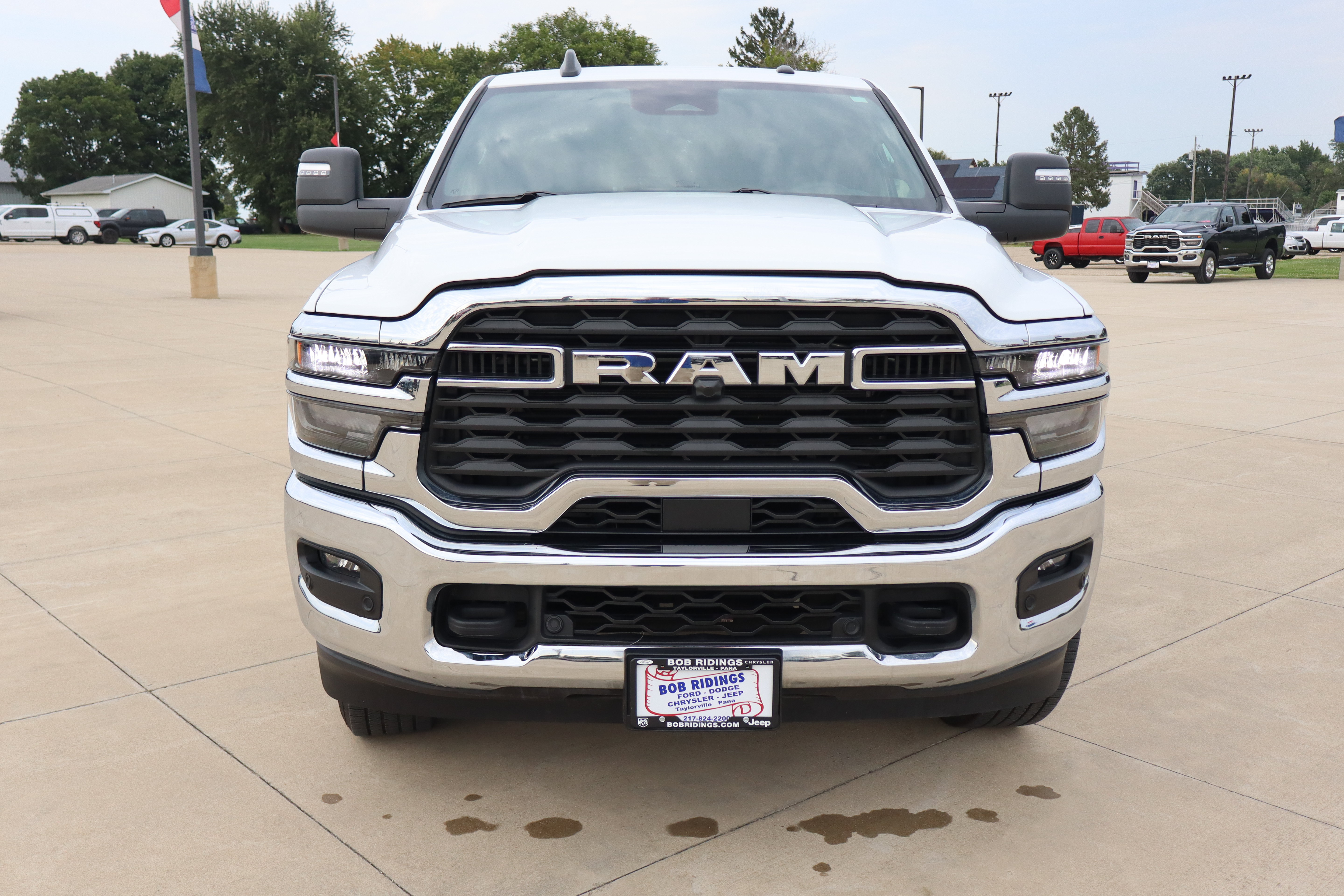 Used 2026 RAM 2500 Big Horn AWD/4WD image 2
