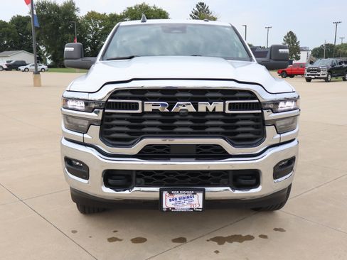 Used 2026 RAM 2500 Big Horn AWD/4WD image 2