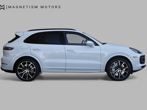 Used 2021 Porsche Cayenne Turbo w/ Premium Package Plus image 3