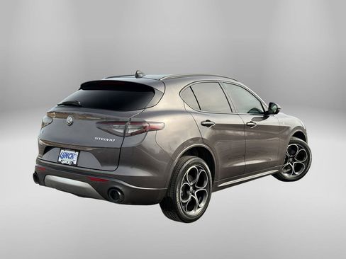 Used 2024 Alfa Romeo Stelvio Ti image 4