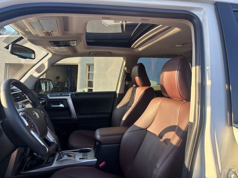 Used 2016 Toyota 4Runner Limited image 16