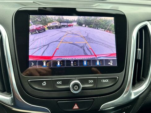 Used 2021 Chevrolet Equinox Premier image 19